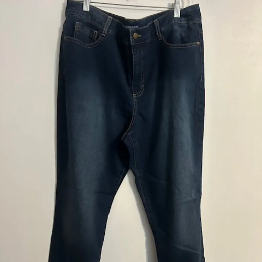 Bandolino Amy 5 pocket straight denim jeans, size 16